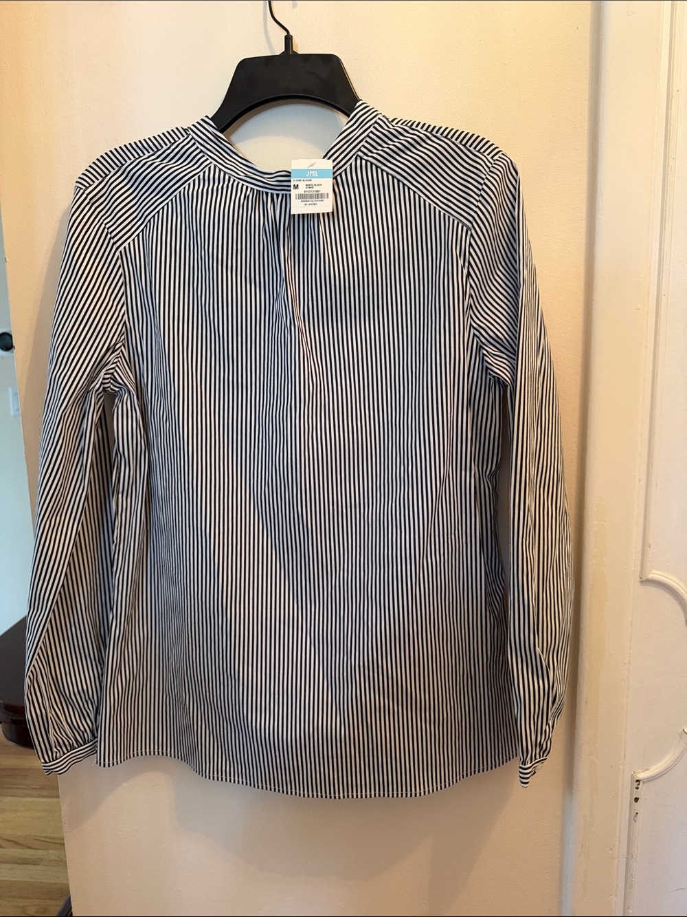 NWT McLaughlin  Stripe Blouse - cotton spandexWhite & Black M